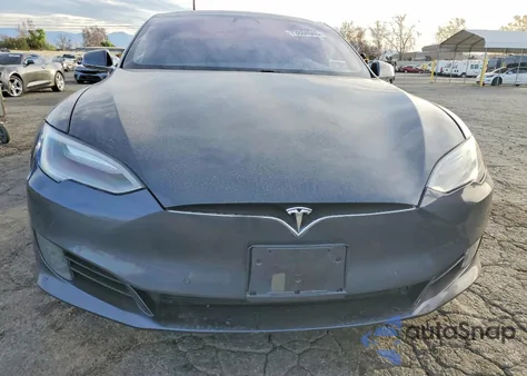 2017 Tesla Model S z USA, uszkodzony, nr VIN 5YJSA1E19HF203205